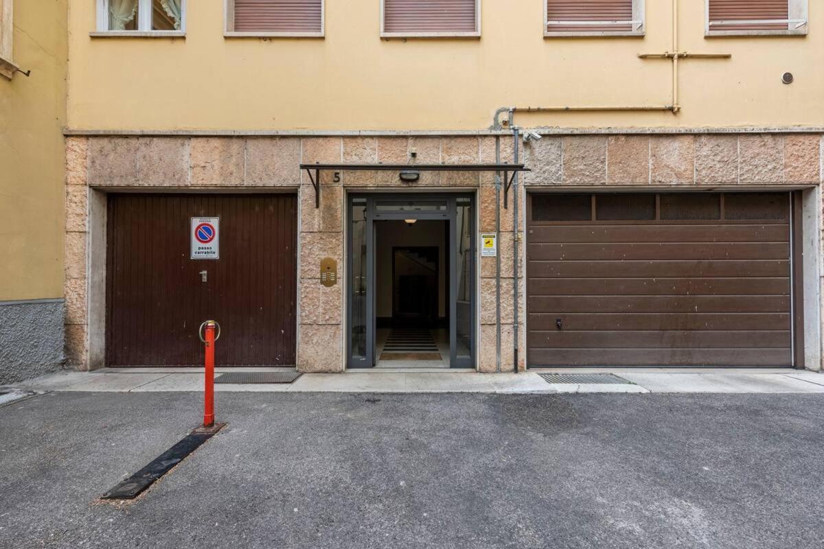 Vicolo Leoni 2BRD apartment Verona Esterno foto